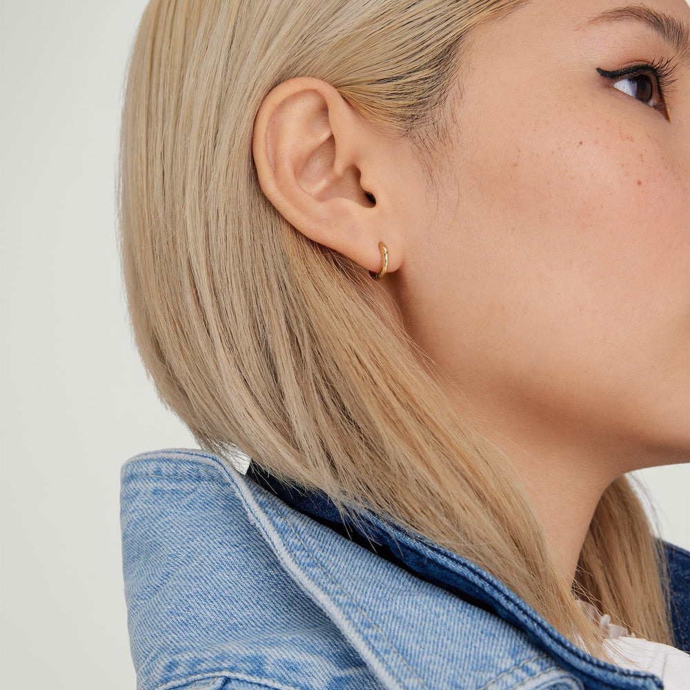 julya huggie earring